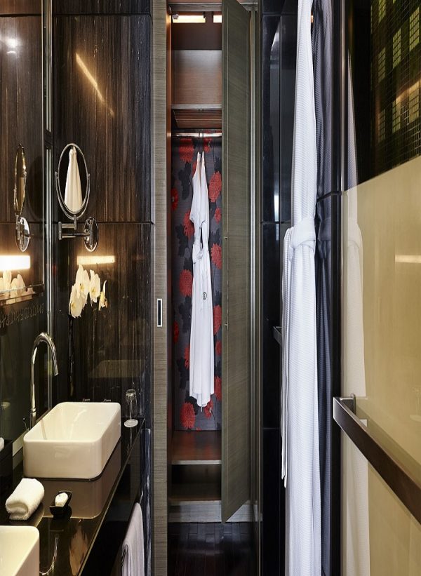 Luxury-Club-Room-Bathroom-_-Wardrobe
